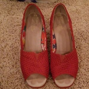 TOMS red wedges. Size 9